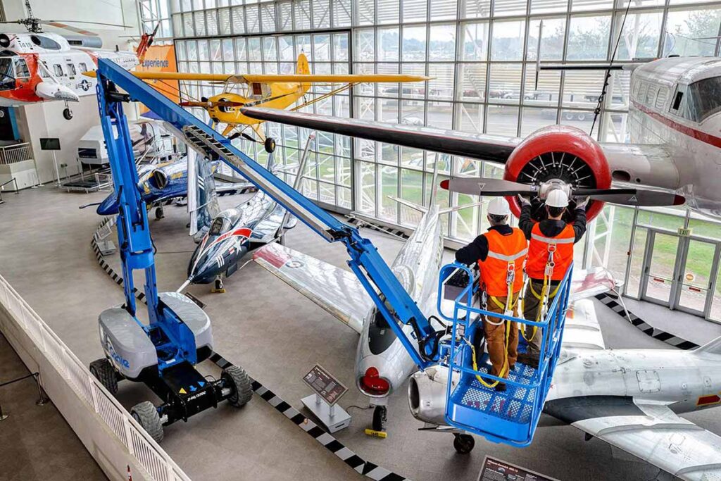 Piattaforma a braccio articolato elettrica Genie Z‑60 DC